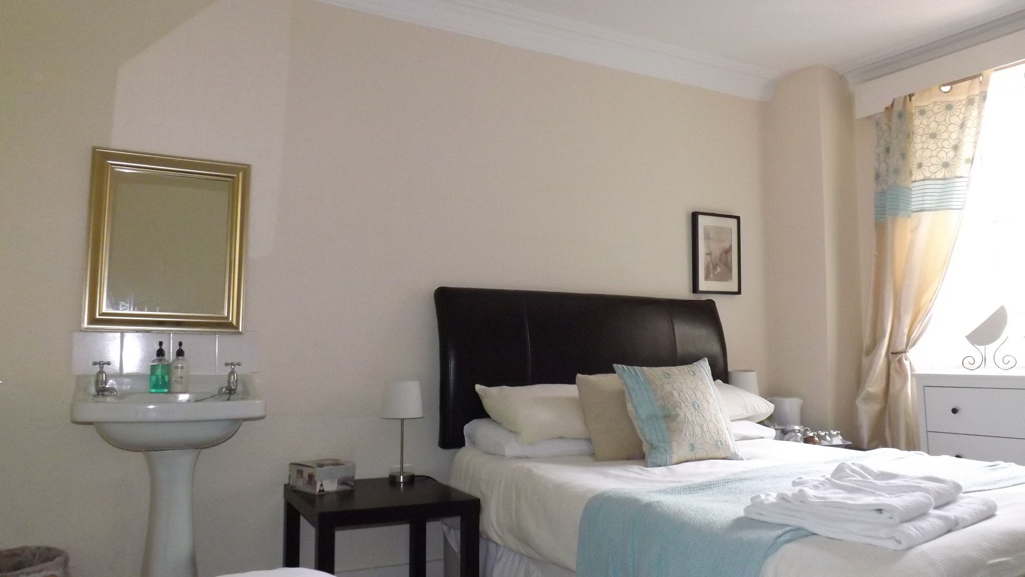 The Bruce Inn B&B ฟอล์คแลนด์ ภายนอก รูปภาพ